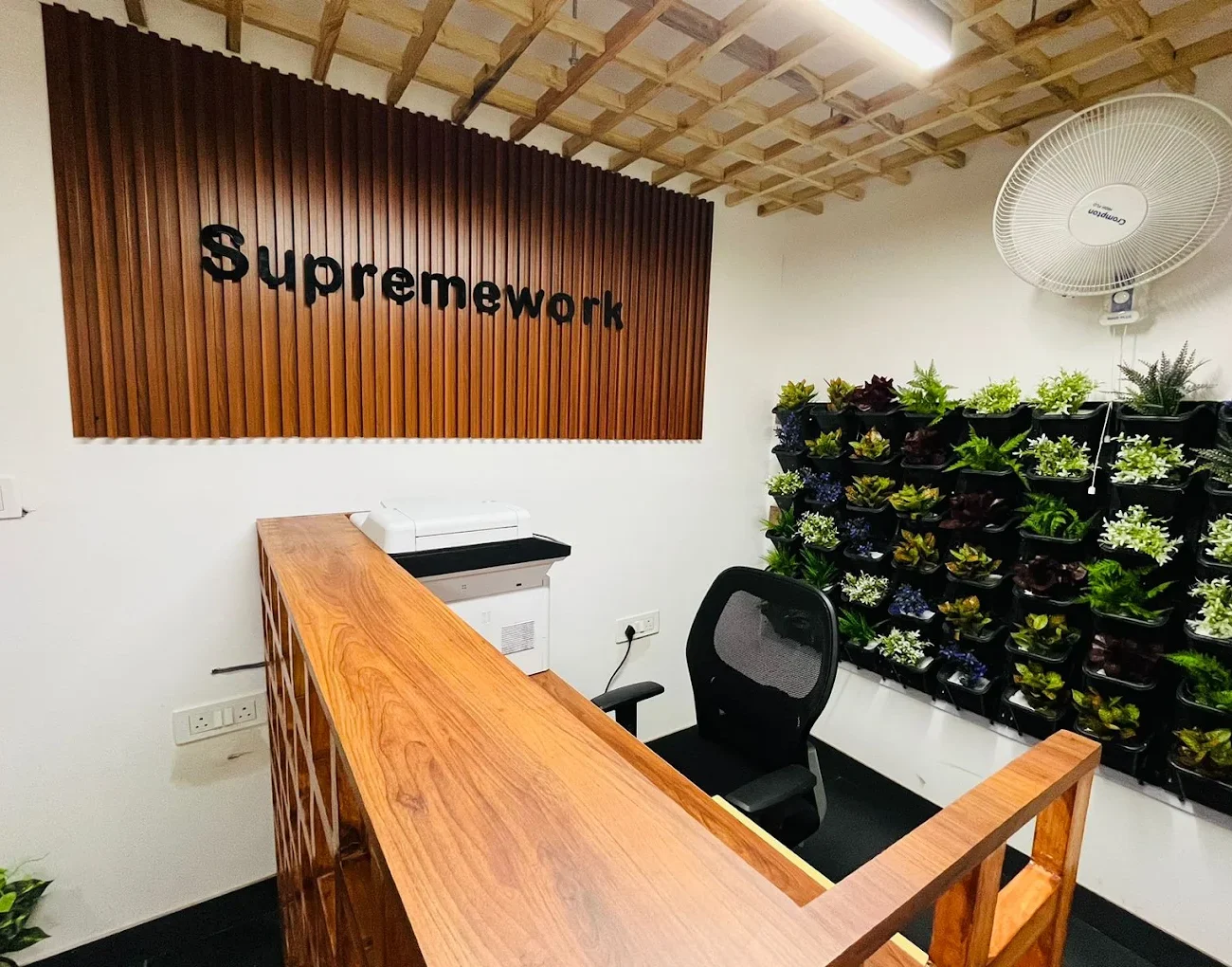 Affordable coworking space for startups at SupremeWork Noida