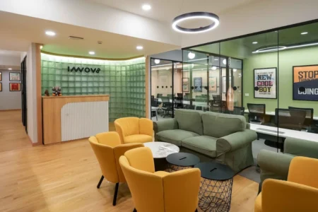 Private offices and shared desks Innov8 Okhla