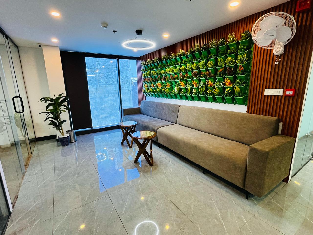 Flexible coworking workspace near Tapasya Tower Noida