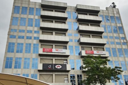 Coworking office space in Noida Sector 15 at Parexl Square