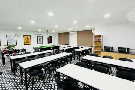 Coworking office space in Noida Sector 16 at SupremeWork
