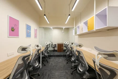 Coworking office space in Saket Delhi at Hubhive11