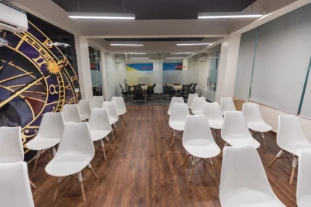 AMIGO Coworking Space in Sector 8 Noida – Modern Shared Office