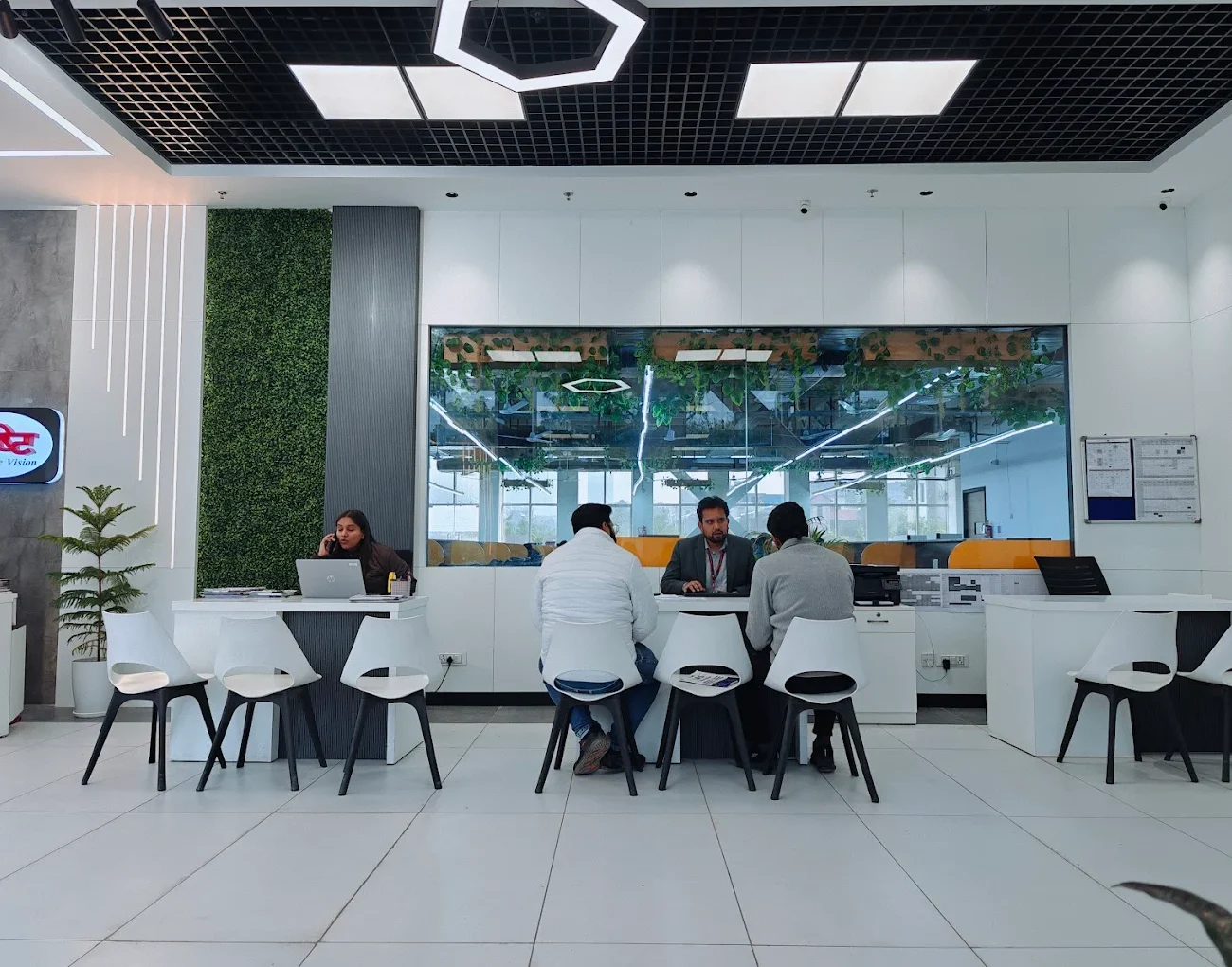 Premium shared office for startups and freelancers in Noida