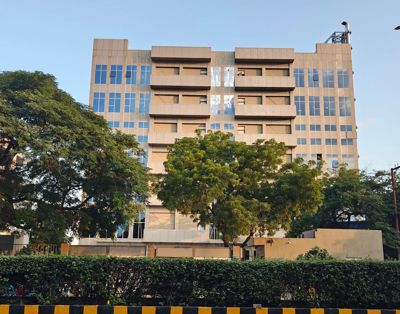 Premium shared office for startups and freelancers in Noida