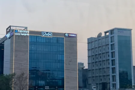 Coworking office space in Noida Sector 126 at SupremeWork Tapasya Tower